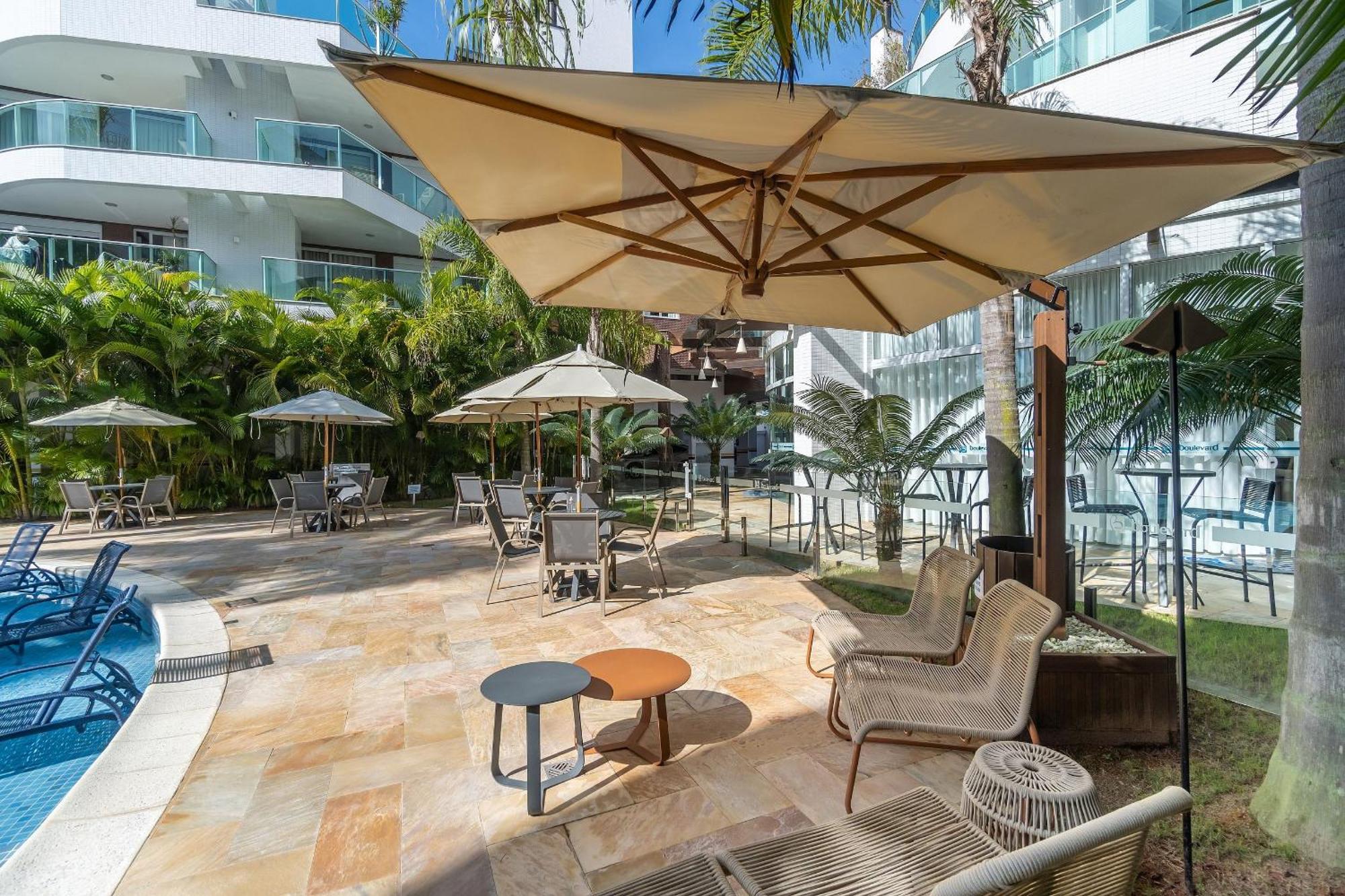 Apartamento De Luxo Com Jacuzzi Privativa - Boulevard Bombinhas